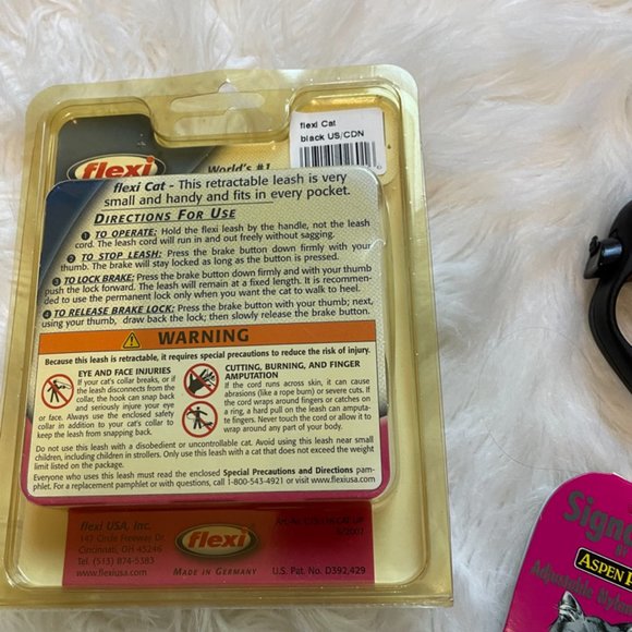 2 Flexi cat retractable leashes and 2 Med-Large Signature by Aspen Cat harness - Picture 6 of 8